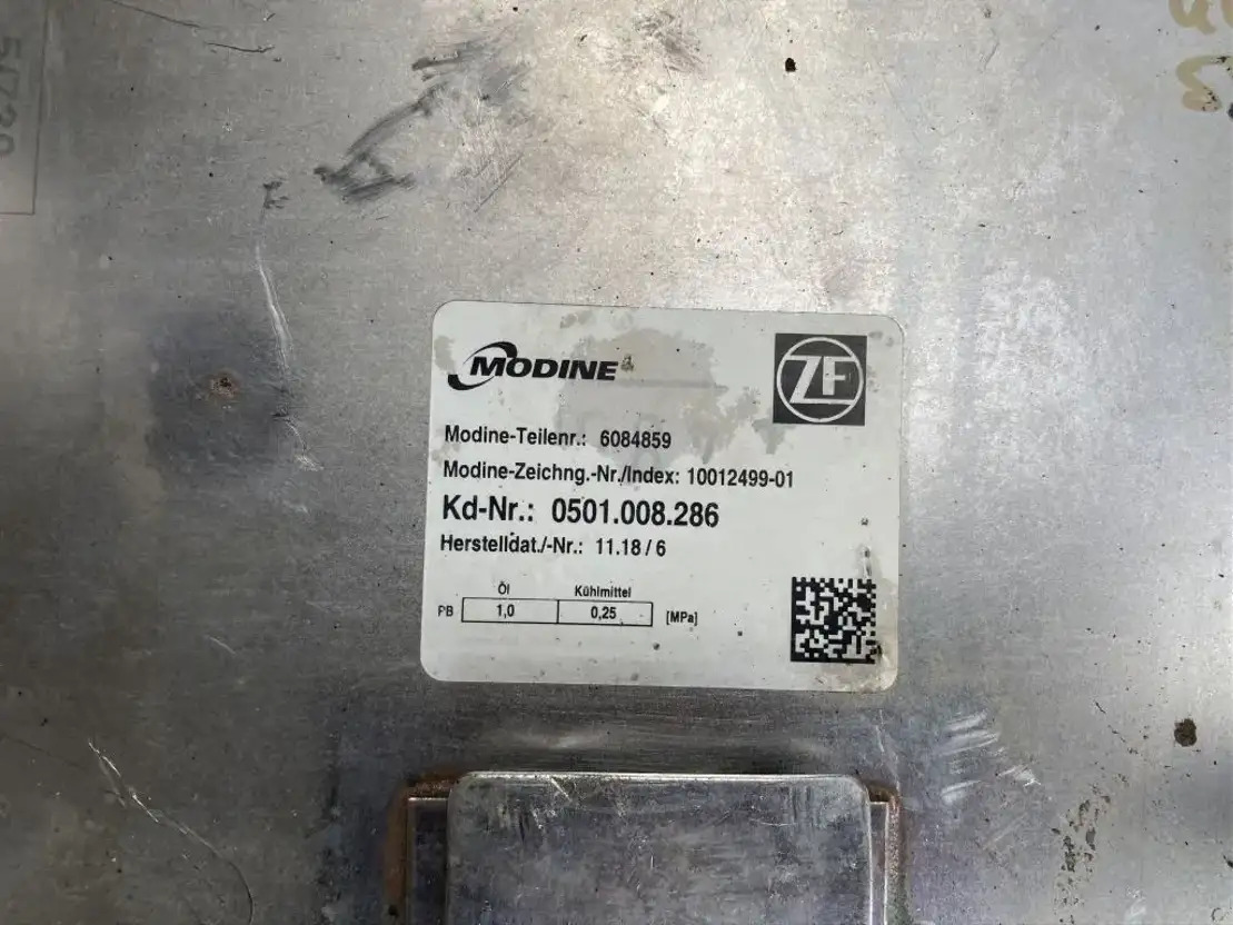 ZF ZF Ölkühler Wärmetauscher Getriebeölkühler Modine 0501.008.286 6084859 - Prevodovka a diely pre Autobus: obrázok 2 ZF ZF Ölkühler Wärmetauscher Getriebeölkühler Modine 0501.008.286 6084859 - Prevodovka a diely pre Autobus: obrázok 2