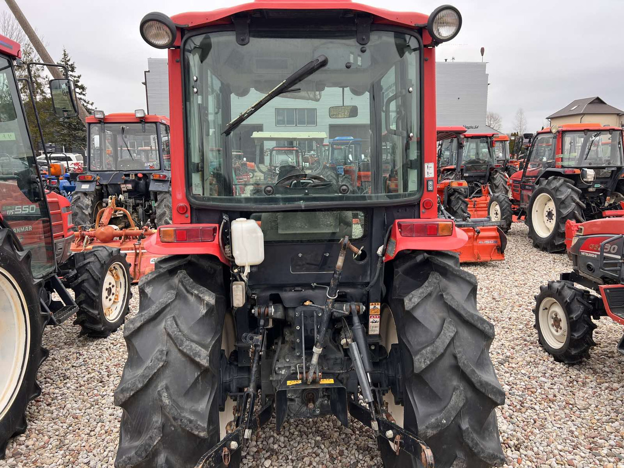 Yanmar EG334 - Kompaktný traktor: obrázok 4 Yanmar EG334 - Kompaktný traktor: obrázok 4