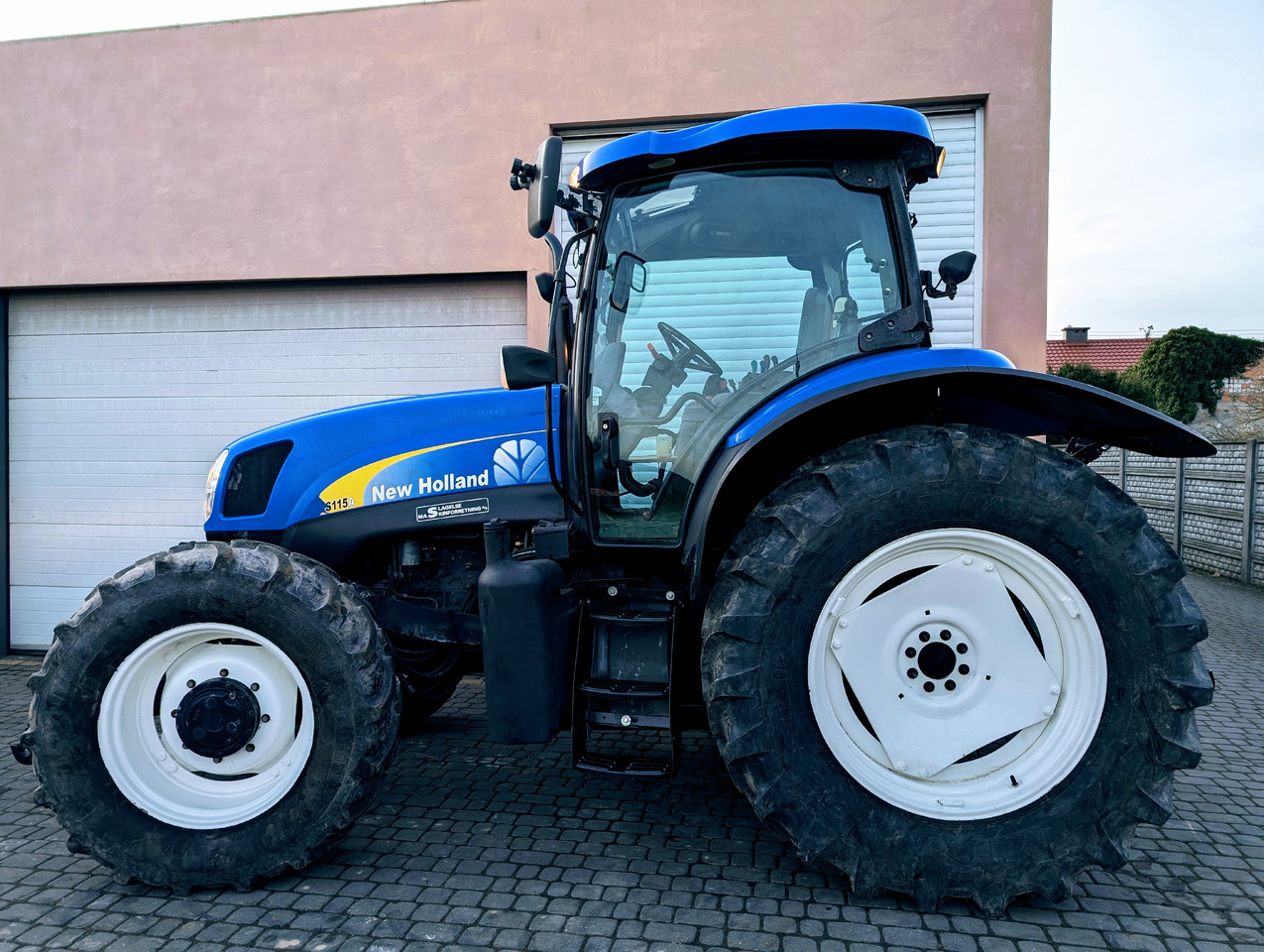 New Holland TS115A - Traktor: obrázok 4 New Holland TS115A - Traktor: obrázok 4