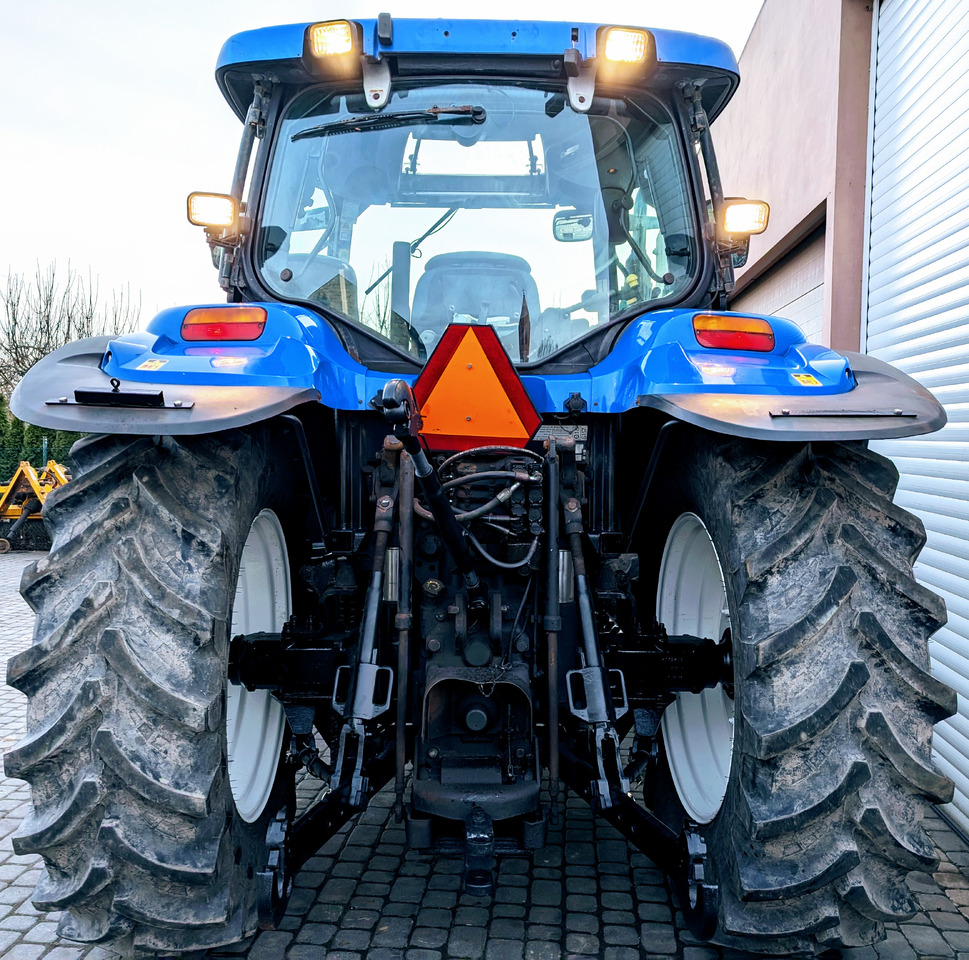New Holland TS115A - Traktor: obrázok 2 New Holland TS115A - Traktor: obrázok 2
