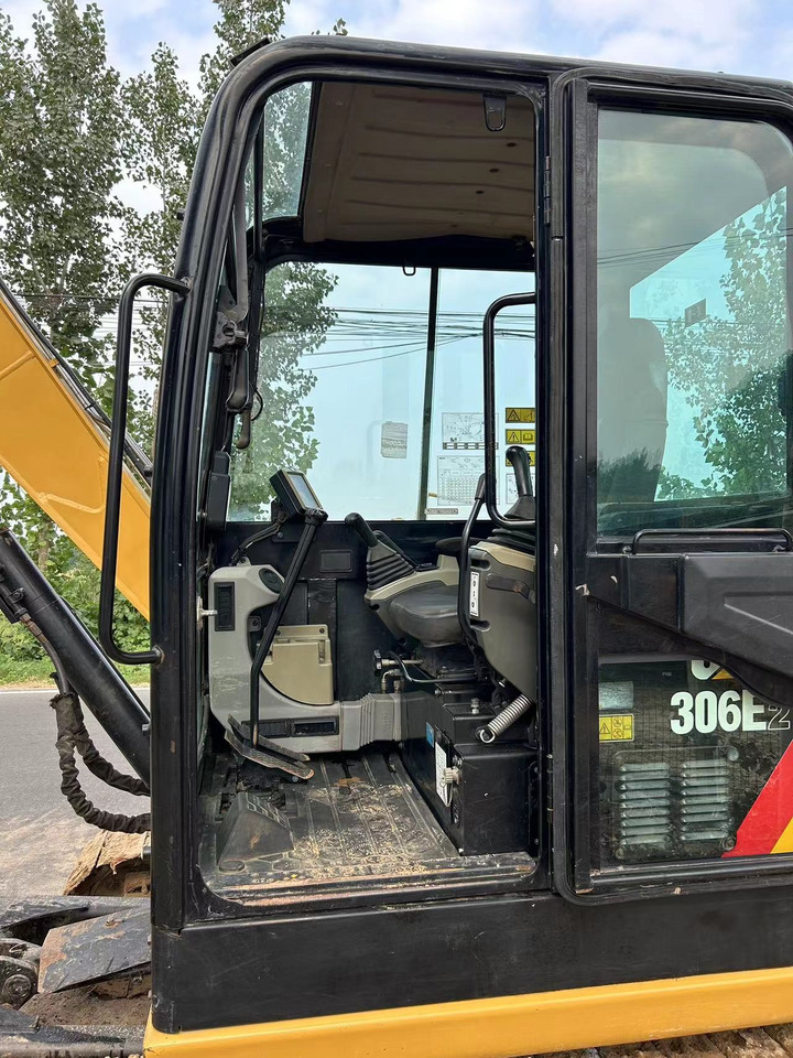 CATERPILLAR 306E2 - Pásové rýpadlo: obrázok 3 CATERPILLAR 306E2 - Pásové rýpadlo: obrázok 3