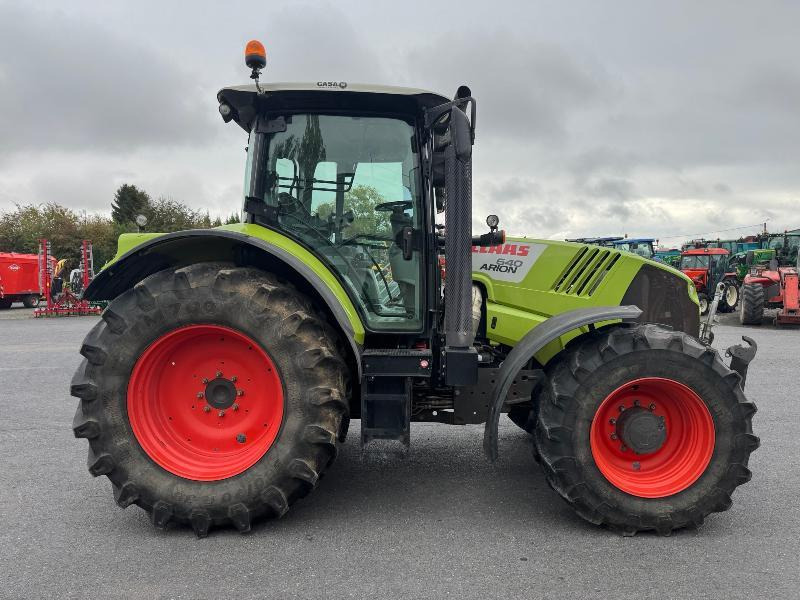 CLAAS ARION 640 CIS - Traktor: obrázok 5 CLAAS ARION 640 CIS - Traktor: obrázok 5