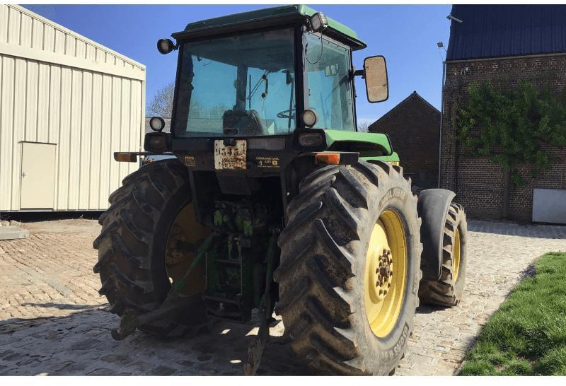 JOHN DEERE 4055 - Traktor: obrázok 3 JOHN DEERE 4055 - Traktor: obrázok 3