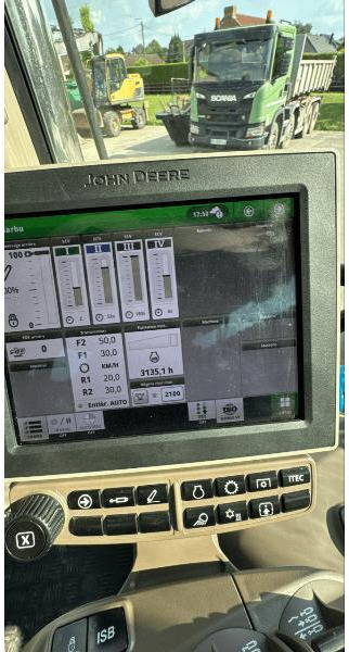 JOHN DEERE 6R195 - Traktor: obrázok 3 JOHN DEERE 6R195 - Traktor: obrázok 3