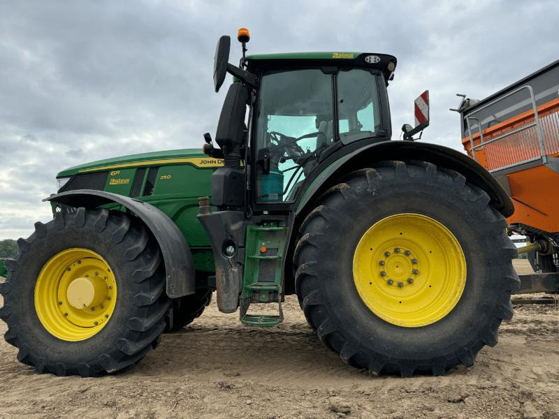 JOHN DEERE 6R250 - Traktor: obrázok 1 JOHN DEERE 6R250 - Traktor: obrázok 1