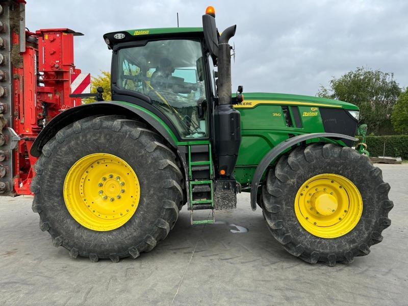 JOHN DEERE 6R250 - Traktor: obrázok 3 JOHN DEERE 6R250 - Traktor: obrázok 3