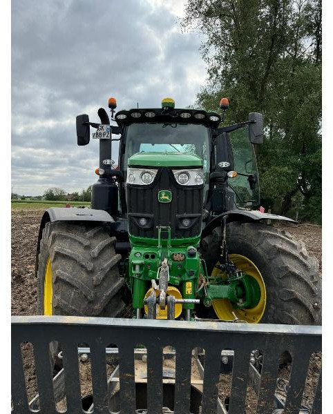 JOHN DEERE 6R250 - Traktor: obrázok 3 JOHN DEERE 6R250 - Traktor: obrázok 3