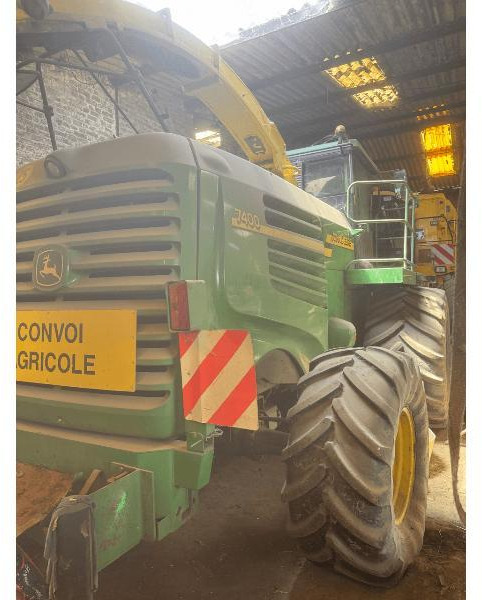 JOHN DEERE 7400 4RM - Samohybná rezačka: obrázok 2 JOHN DEERE 7400 4RM - Samohybná rezačka: obrázok 2