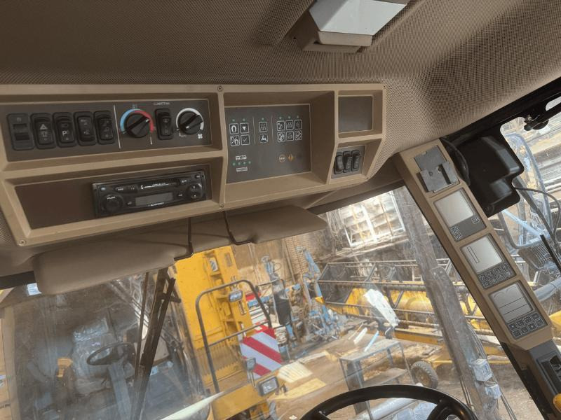 JOHN DEERE 7400 4RM - Samohybná rezačka: obrázok 3 JOHN DEERE 7400 4RM - Samohybná rezačka: obrázok 3