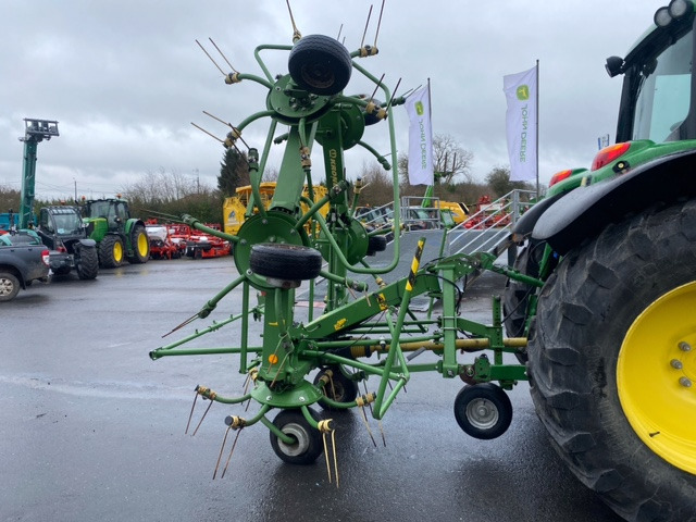 KRONE KW6.72 - Obracač sena: obrázok 4 KRONE KW6.72 - Obracač sena: obrázok 4