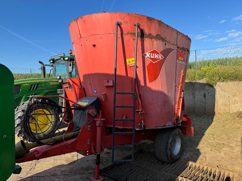 KUHN 1070 - Kŕmny voz: obrázok 3 KUHN 1070 - Kŕmny voz: obrázok 3