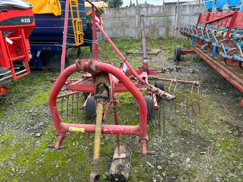 KUHN GA300 - Obracač sena: obrázok 2 KUHN GA300 - Obracač sena: obrázok 2