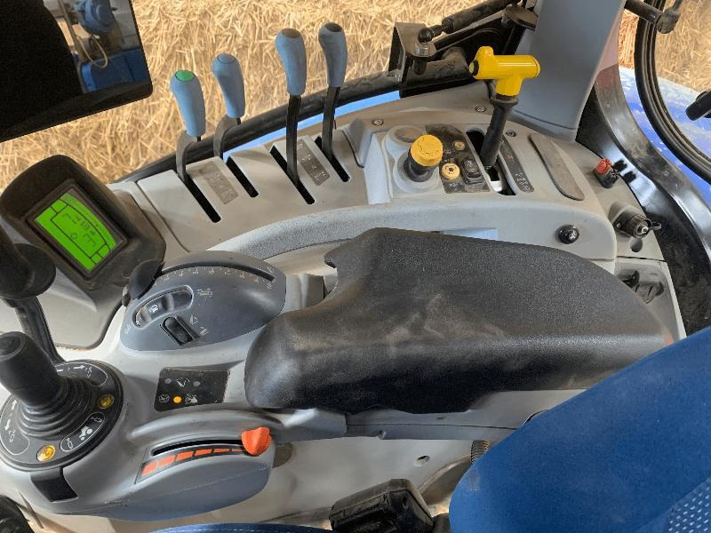 NEW-HOLLAND T7.215S - Traktor: obrázok 4 NEW-HOLLAND T7.215S - Traktor: obrázok 4