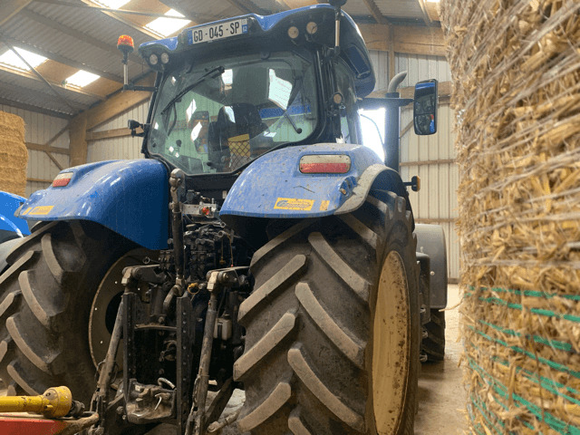 NEW-HOLLAND T7.215S - Traktor: obrázok 2 NEW-HOLLAND T7.215S - Traktor: obrázok 2