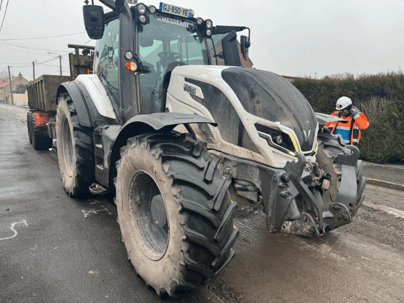 VALTRA T175 EA - Traktor: obrázok 5 VALTRA T175 EA - Traktor: obrázok 5