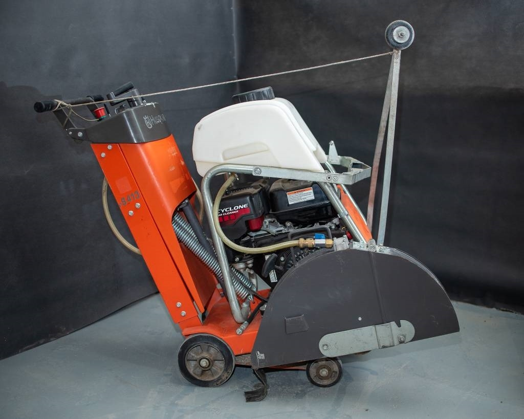 Husqvarna FS413 - Asfaltovací stroj: obrázok 4 Husqvarna FS413 - Asfaltovací stroj: obrázok 4