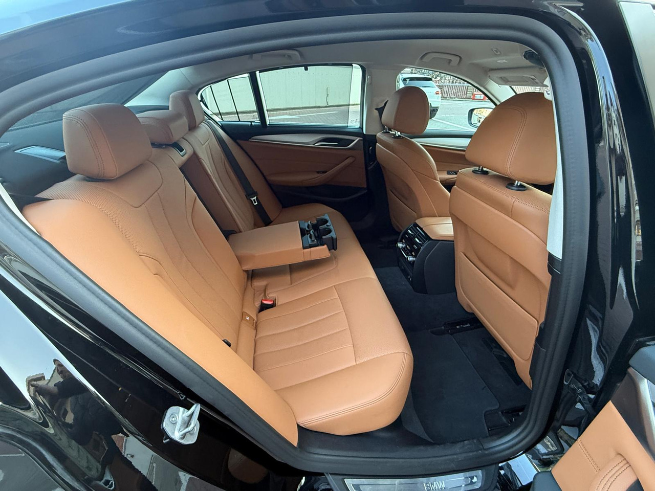 BMW 520D MILDHYBRID - Sedan: obrázok 3 BMW 520D MILDHYBRID - Sedan: obrázok 3