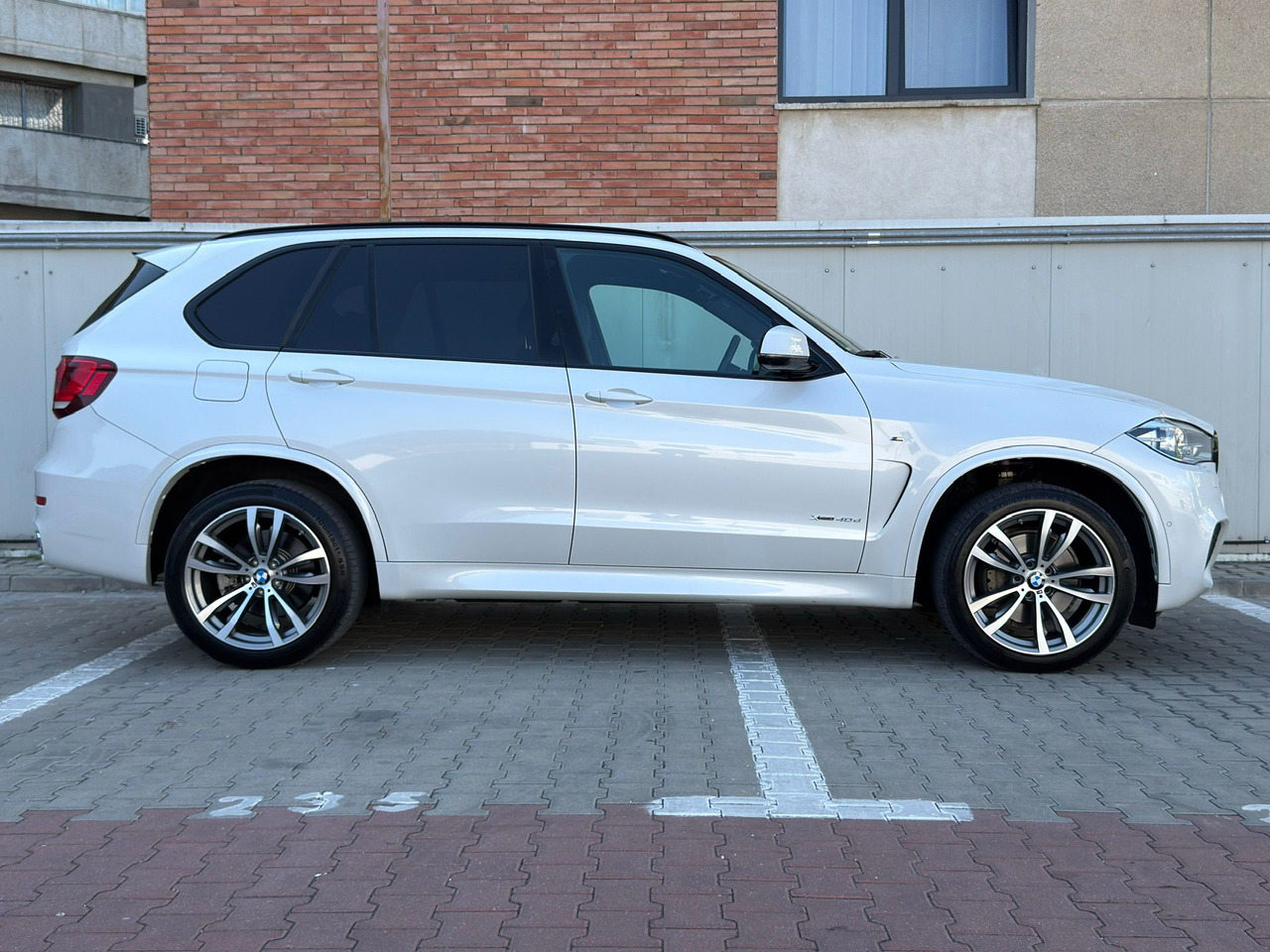 BMW X5 4.0 XDRIVE M PAKET - SUV: obrázok 5 BMW X5 4.0 XDRIVE M PAKET - SUV: obrázok 5