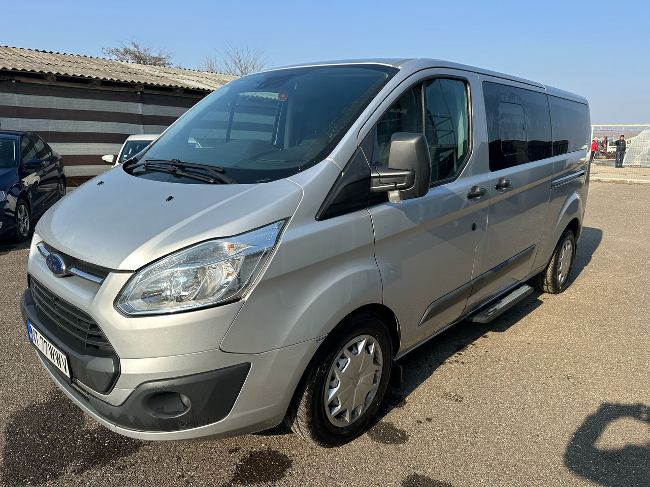 FORD TRANSIT CUSTOMS - Mikrobus: obrázok 3 FORD TRANSIT CUSTOMS - Mikrobus: obrázok 3
