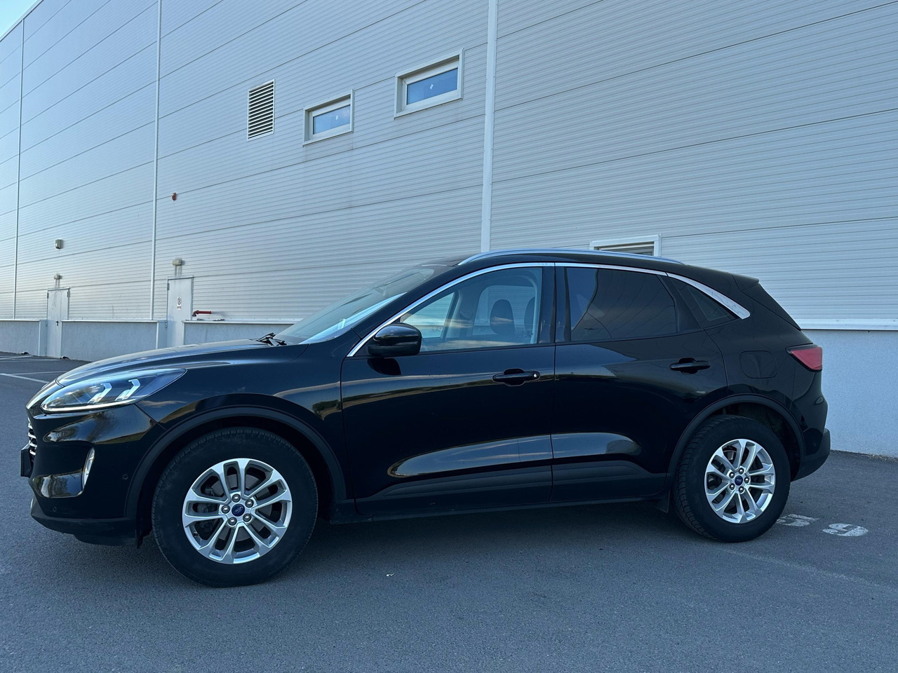 Ford Kuga - Sedan: obrázok 3 Ford Kuga - Sedan: obrázok 3