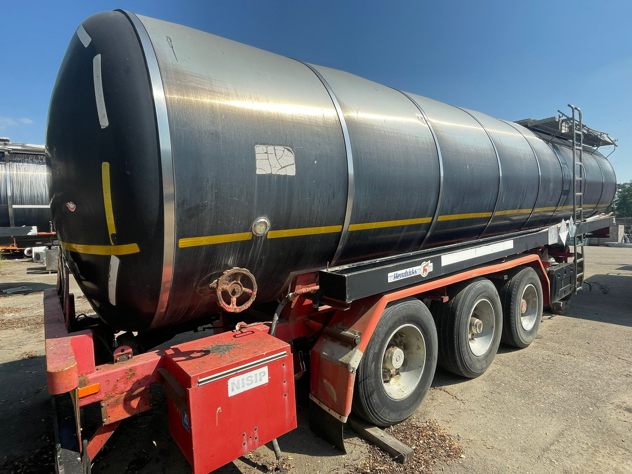 HENDRICK BITUMEN SEMI-TRAILER - Cisternový náves: obrázok 1 HENDRICK BITUMEN SEMI-TRAILER - Cisternový náves: obrázok 1