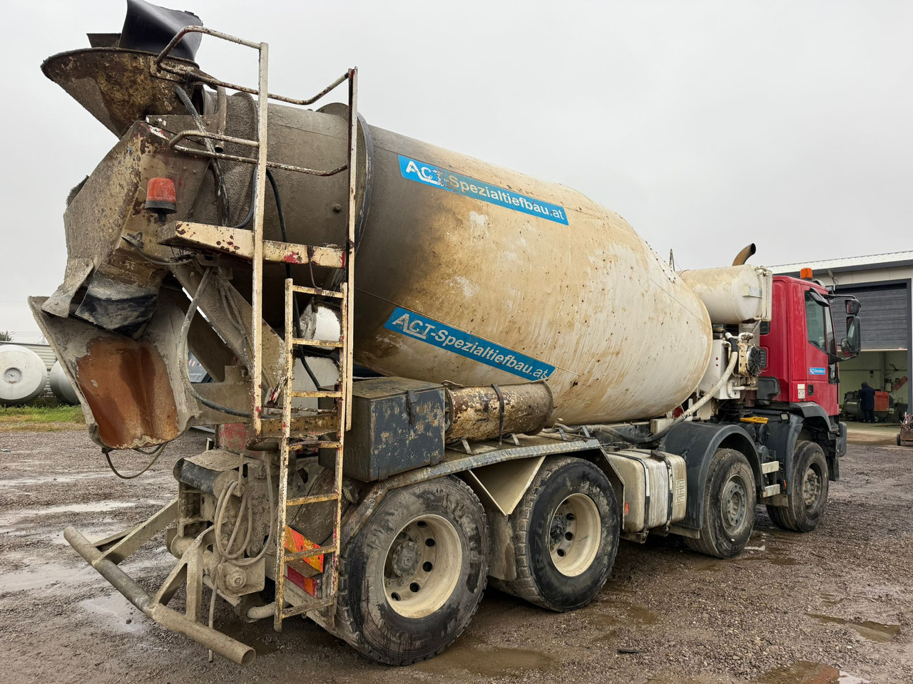 IVECO EUROTRAKKER CONCRETE MIXER - Domiešavač: obrázok 3 IVECO EUROTRAKKER CONCRETE MIXER - Domiešavač: obrázok 3