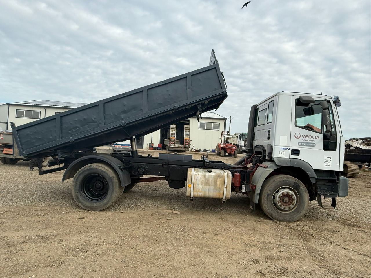 IVECO EUROTRAKKER TIPPER - Sklápač: obrázok 2 IVECO EUROTRAKKER TIPPER - Sklápač: obrázok 2