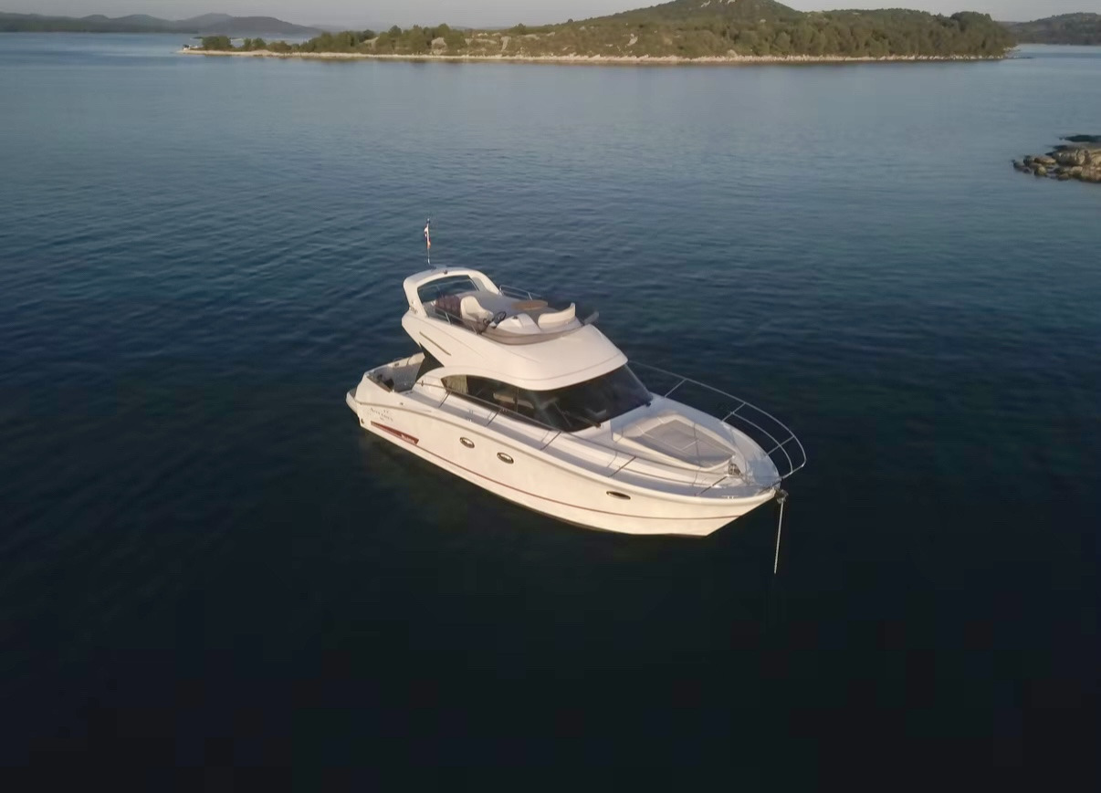Beneteau Antares 36 Fly, Air Conditioning, TOP !!! - Iné stroje: obrázok 2 Beneteau Antares 36 Fly, Air Conditioning, TOP !!! - Iné stroje: obrázok 2