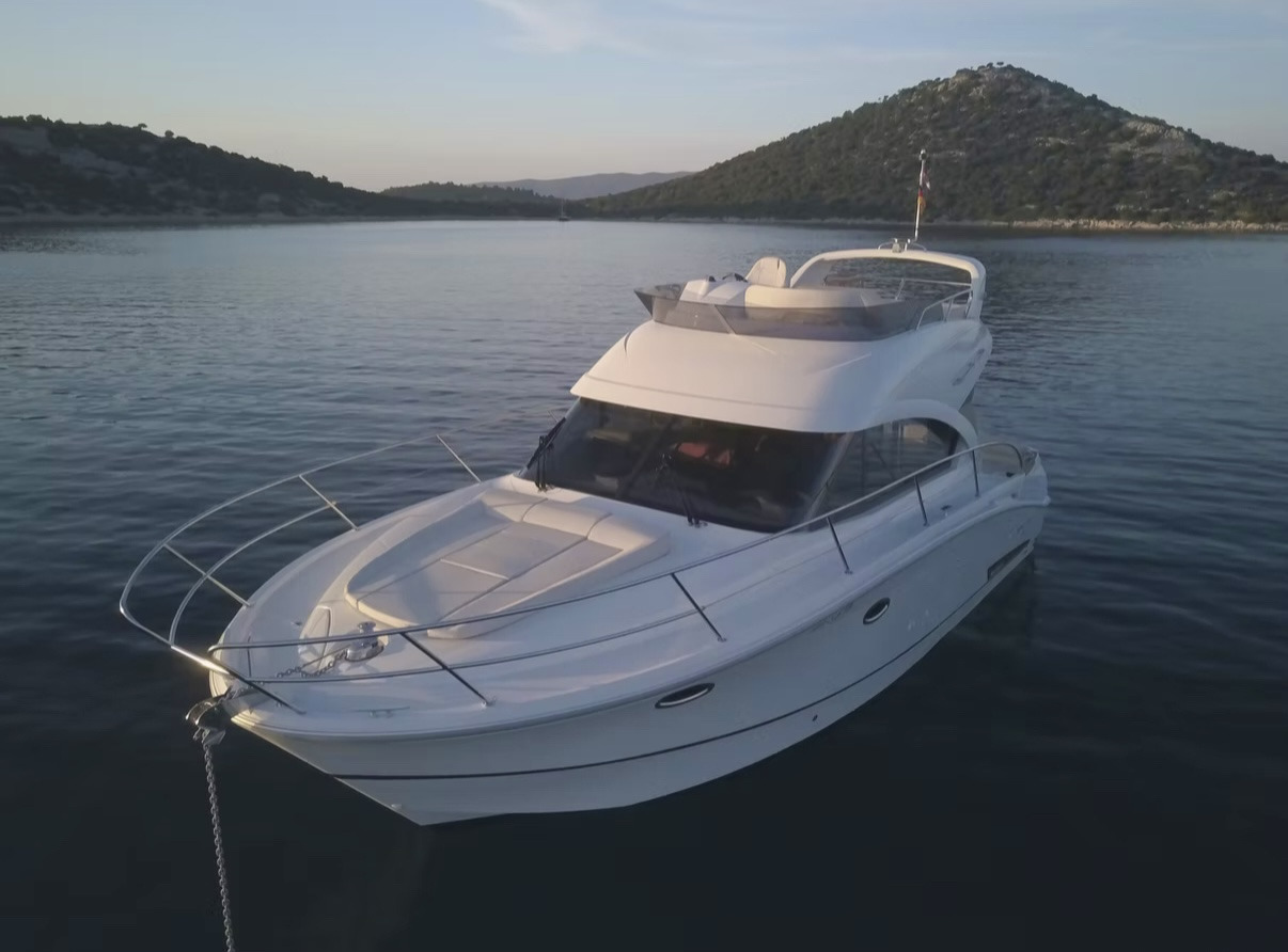 Beneteau Antares 36 Fly, Air Conditioning, TOP !!! - Iné stroje: obrázok 1 Beneteau Antares 36 Fly, Air Conditioning, TOP !!! - Iné stroje: obrázok 1