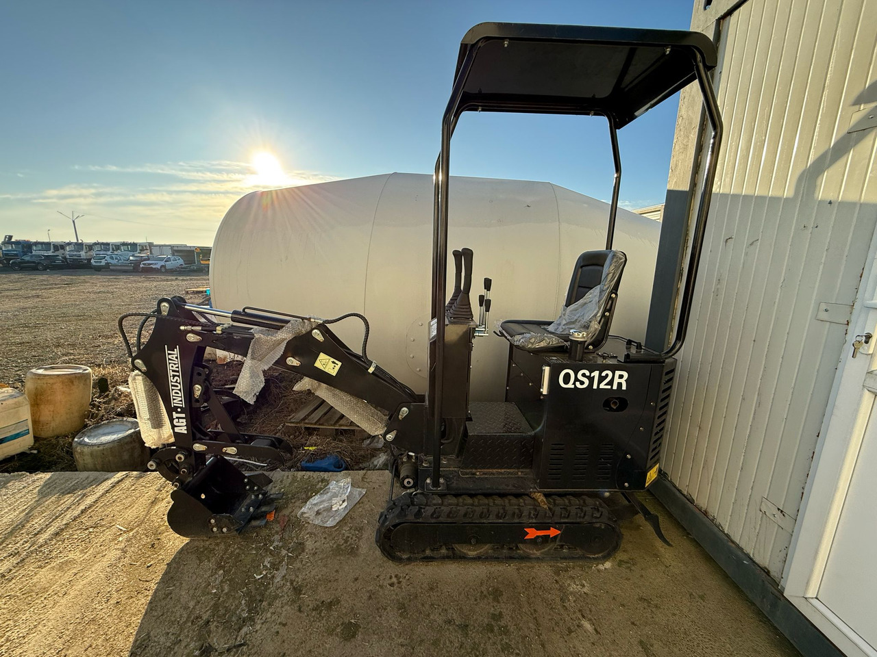 MINIEXCAVATOR JPC H10 - Mini rýpadlo: obrázok 3 MINIEXCAVATOR JPC H10 - Mini rýpadlo: obrázok 3