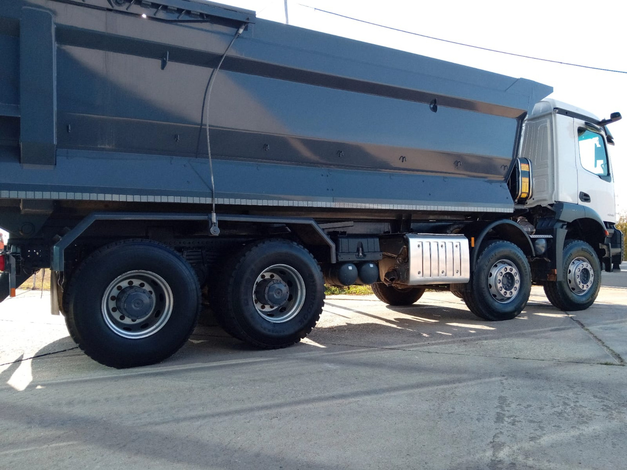 Mercedes-Benz Arocs 42.40 8×4 Basculanta/Tipper/Kipper Heavy Duty, TOP !!! - Sklápač: obrázok 4 Mercedes-Benz Arocs 42.40 8×4 Basculanta/Tipper/Kipper Heavy Duty, TOP !!! - Sklápač: obrázok 4