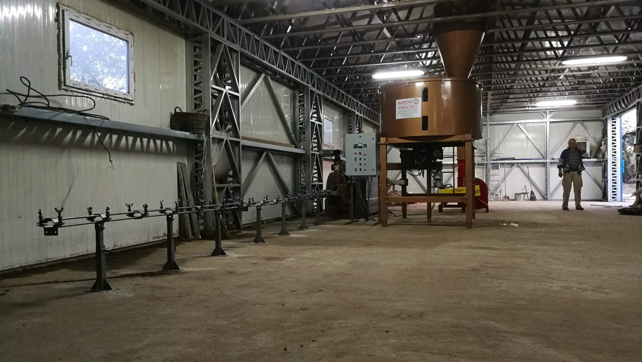 Briquetting Technology BT 060-400 BRIQUETTES PRODUCT LINE - Priemyselný stroj: obrázok 3 Briquetting Technology BT 060-400 BRIQUETTES PRODUCT LINE - Priemyselný stroj: obrázok 3