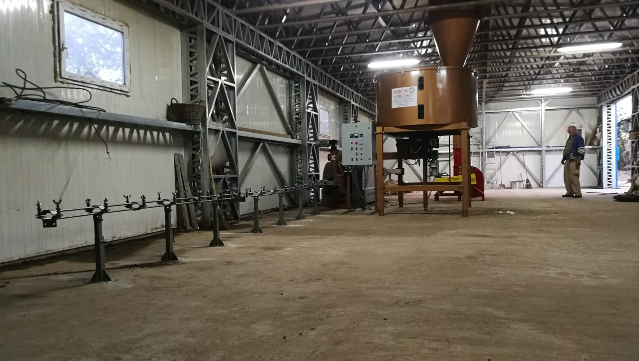 Briquetting Technology BT 060-400 BRIQUETTES PRODUCT LINE - Priemyselný stroj: obrázok 4 Briquetting Technology BT 060-400 BRIQUETTES PRODUCT LINE - Priemyselný stroj: obrázok 4