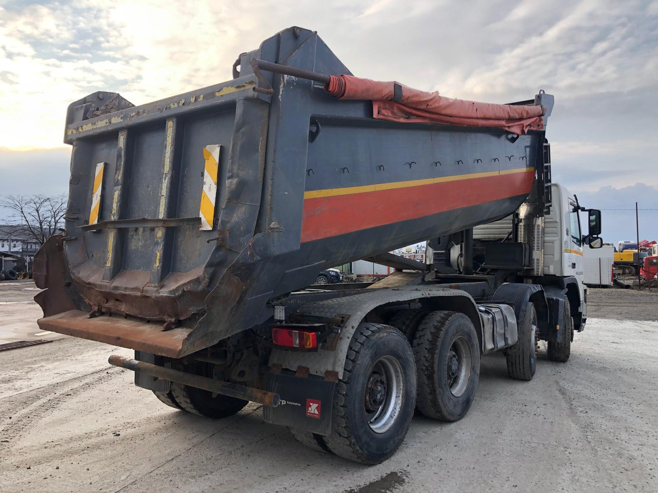 VOLVO FM 420 Tipper - Sklápač: obrázok 3 VOLVO FM 420 Tipper - Sklápač: obrázok 3