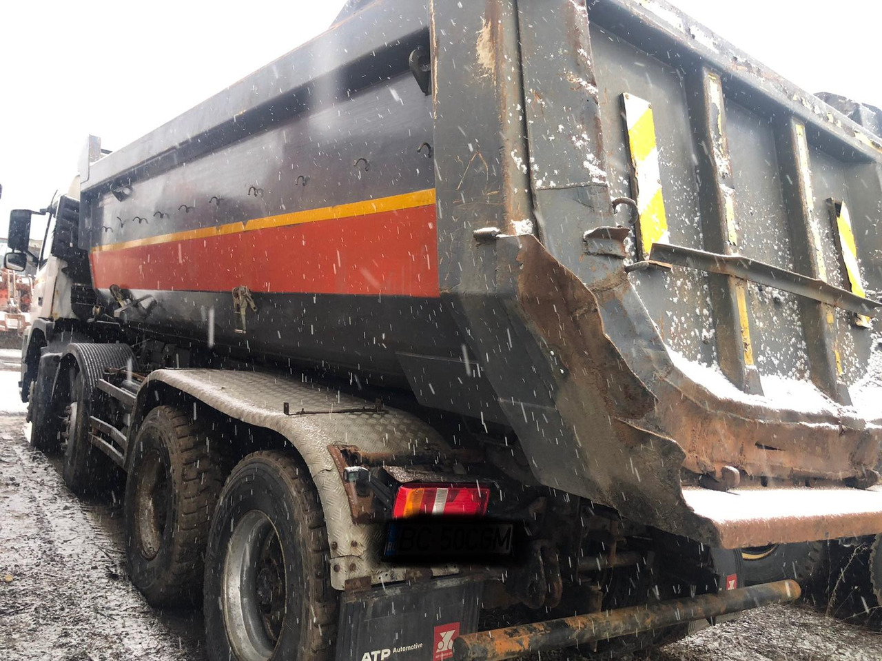 VOLVO FM 420 Tipper - Sklápač: obrázok 4 VOLVO FM 420 Tipper - Sklápač: obrázok 4