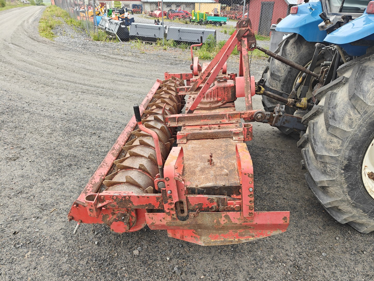 Belarus 280cm vaakatasojyrsin haineväpakkerilla, katso video! - Rotačné brány: obrázok 4 Belarus 280cm vaakatasojyrsin haineväpakkerilla, katso video! - Rotačné brány: obrázok 4