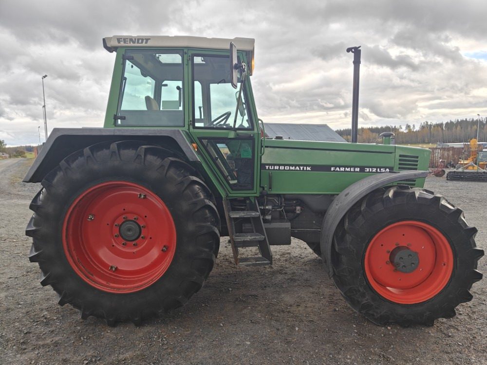 FENDT Farmer 312LSA Turbomatik - Traktor: obrázok 4 FENDT Farmer 312LSA Turbomatik - Traktor: obrázok 4