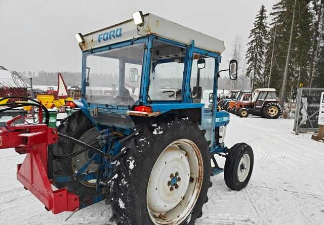 Ford 4110 traktori - Katso video! - Traktor: obrázok 4 Ford 4110 traktori - Katso video! - Traktor: obrázok 4