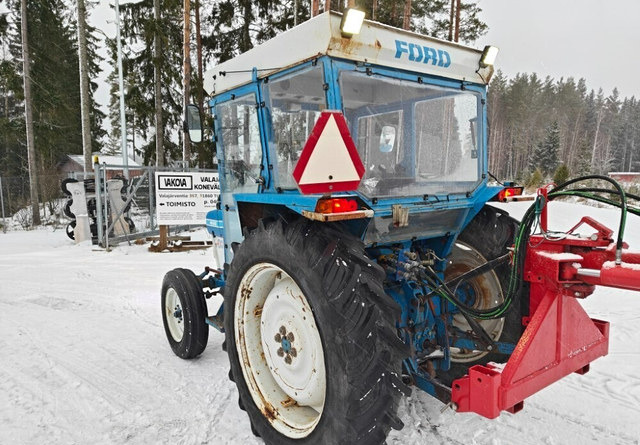 Ford 4110 traktori - Katso video! - Traktor: obrázok 3 Ford 4110 traktori - Katso video! - Traktor: obrázok 3