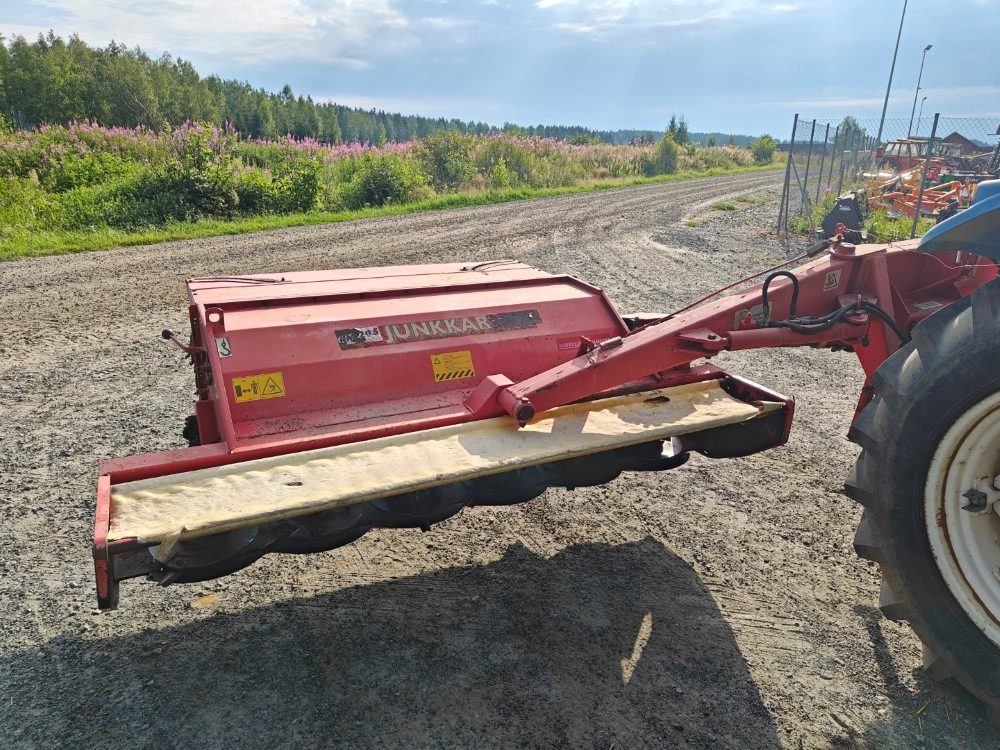 Junkkari Niittomurskain NM245NS Hydro, katso video! - Kladivkový mulčovač: obrázok 2 Junkkari Niittomurskain NM245NS Hydro, katso video! - Kladivkový mulčovač: obrázok 2