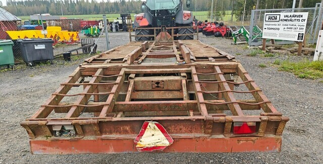 Koneenkuljetuslavetti - hydraulinen - VIDEO - Poľnohospodársky príves: obrázok 5 Koneenkuljetuslavetti - hydraulinen - VIDEO - Poľnohospodársky príves: obrázok 5