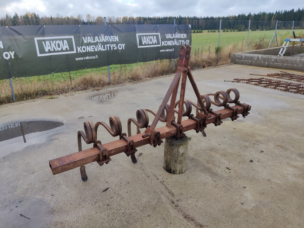 Kultivaattori Muko 8-piikkinen Työleveys 200cm, pienempään traktoriin - Kultivátor: obrázok 1 Kultivaattori Muko 8-piikkinen Työleveys 200cm, pienempään traktoriin - Kultivátor: obrázok 1