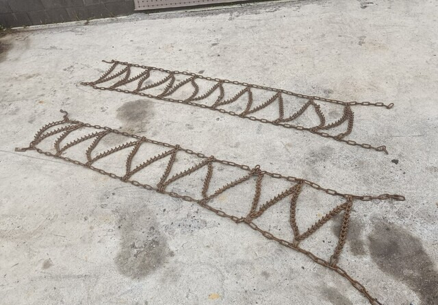 Kuorma-auton piikkiketjupari P250cm, L45cm - Diely pásového podvozku pre Nákladné auto: obrázok 2 Kuorma-auton piikkiketjupari P250cm, L45cm - Diely pásového podvozku pre Nákladné auto: obrázok 2