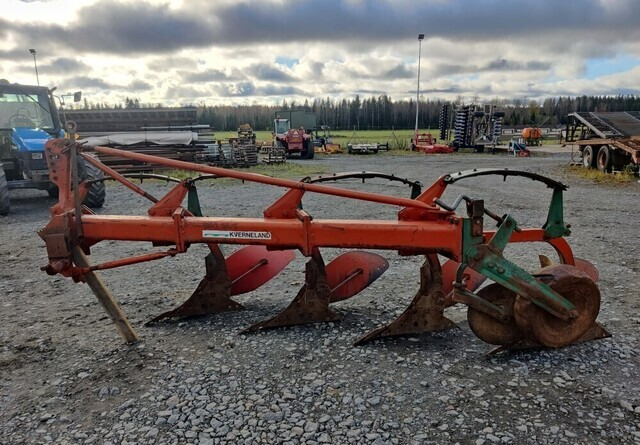 Kverneland A8 sarka-aura 4-siipinen - Pluh: obrázok 4 Kverneland A8 sarka-aura 4-siipinen - Pluh: obrázok 4
