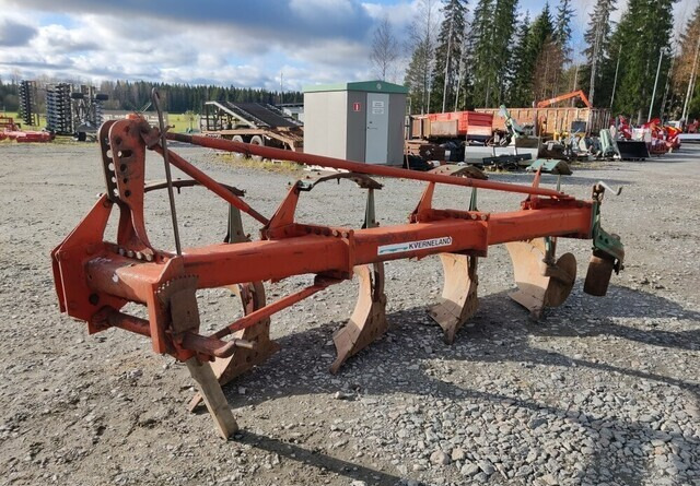 Kverneland A8 sarka-aura 4-siipinen - Pluh: obrázok 5 Kverneland A8 sarka-aura 4-siipinen - Pluh: obrázok 5