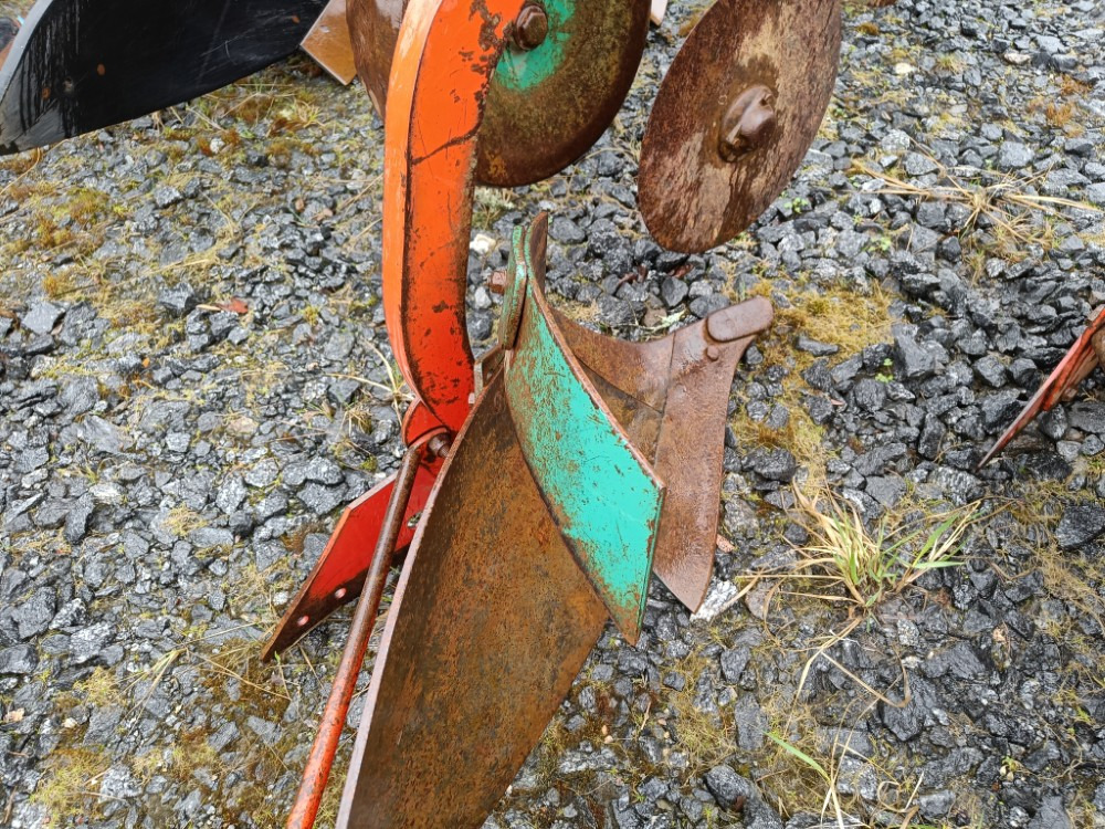 Kverneland A8 sarkia-auran lisäsiipi 16 tuumaa täydellinen - Pluh: obrázok 4 Kverneland A8 sarkia-auran lisäsiipi 16 tuumaa täydellinen - Pluh: obrázok 4