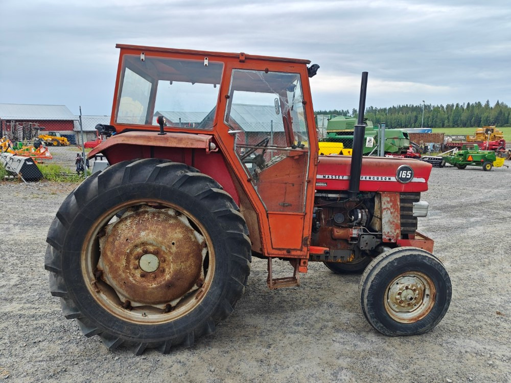 MASSEY FERGUSON 165S traktori, katso video! - Traktor: obrázok 3 MASSEY FERGUSON 165S traktori, katso video! - Traktor: obrázok 3