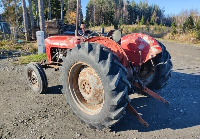 Massey Ferguson 35 - rekisterissä - KATSO VIDEO - Traktor: obrázok 3 Massey Ferguson 35 - rekisterissä - KATSO VIDEO - Traktor: obrázok 3