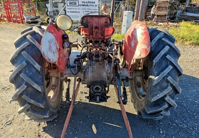 Massey Ferguson 35 - rekisterissä - KATSO VIDEO - Traktor: obrázok 4 Massey Ferguson 35 - rekisterissä - KATSO VIDEO - Traktor: obrázok 4