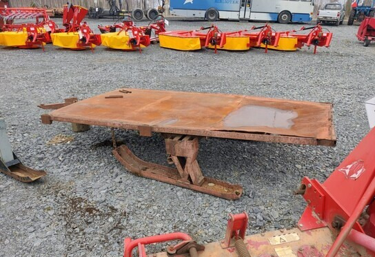 Metsäreki - 300cm x 150cm kuormatilalla - Vyvážací príves: obrázok 4 Metsäreki - 300cm x 150cm kuormatilalla - Vyvážací príves: obrázok 4